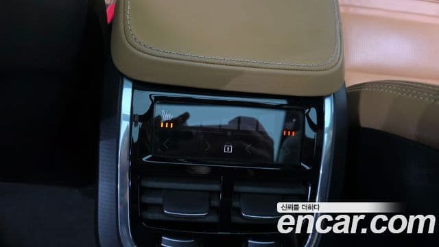 Volvo XC90 2020 — Şəkil 17/20