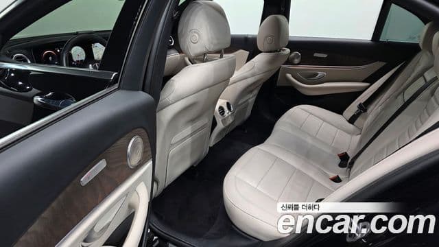 Mercedes-Benz E-Class 2022 — Şəkil 12/20