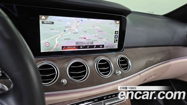 Mercedes-Benz E-Class 2022 — Şəkil 14/20