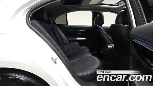 Mercedes-Benz E-Class 2024 — ფოტო 11/20