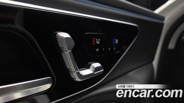 Mercedes-Benz E-Class 2024 — ფოტო 18/20