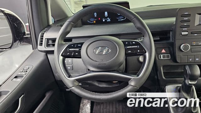 Hyundai Staria 2022 — фото 13 из 20