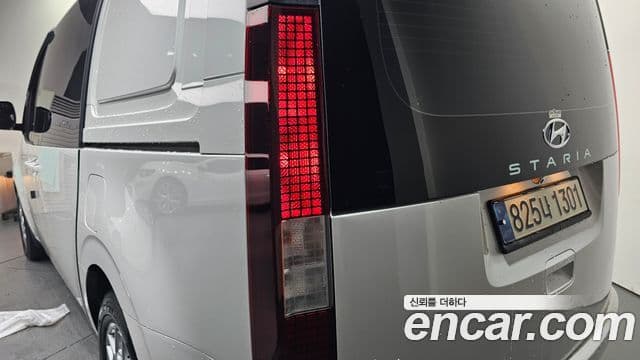 Hyundai Staria 2022 — ფოტო 28/30