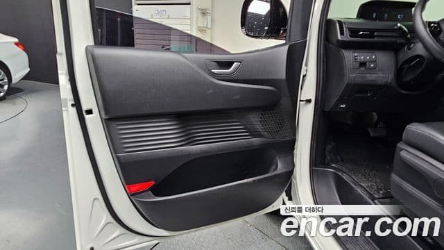 Hyundai Staria 2022 — ფოტო 24/30
