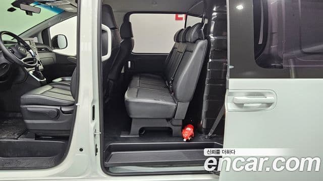 Hyundai Staria 2022 — ფოტო 15/30