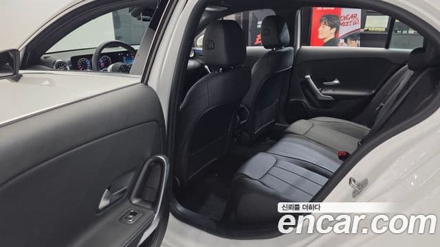 Mercedes-Benz A-Class 2025 — Photo 18/31