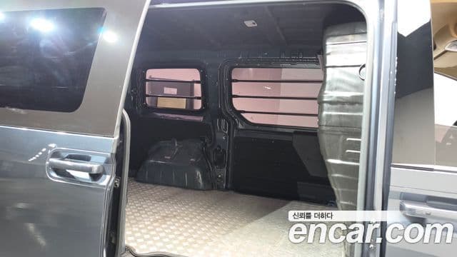 Hyundai Staria 2024 — ფოტო 13/20
