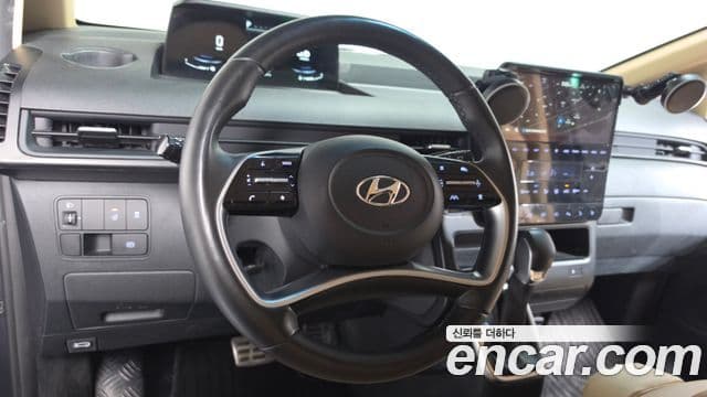 Hyundai Staria 2024 — ფოტო 14/20