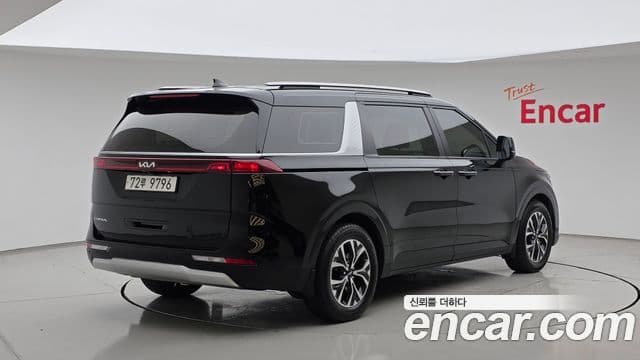 Kia Carnival 2023 — ფოტო 2/20