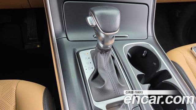 Kia Carnival 2023 — ფოტო 9/20
