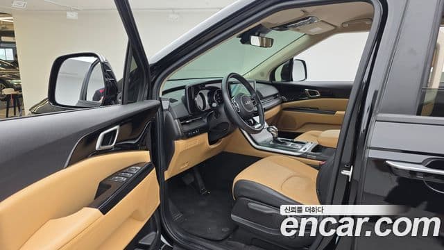 Kia Carnival 2023 — ფოტო 10/20