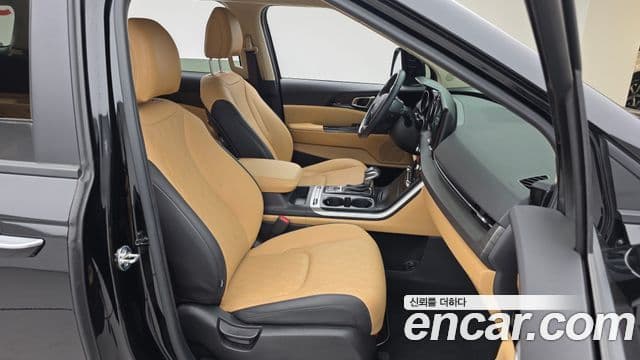 Kia Carnival 2023 — ფოტო 11/20