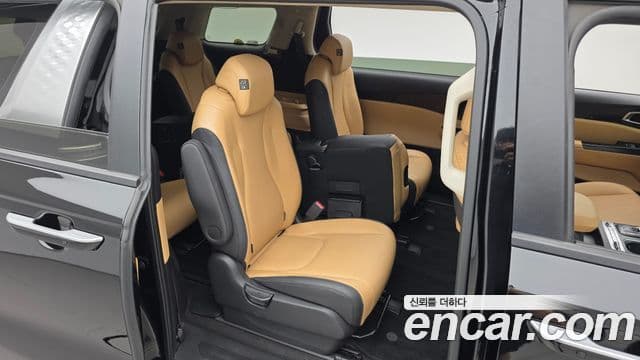 Kia Carnival 2023 — ფოტო 12/20