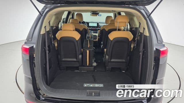 Kia Carnival 2023 — ფოტო 20/20