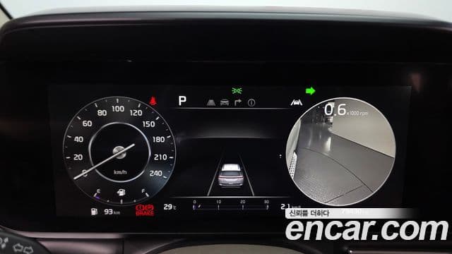 Kia Carnival 2021 — Şəkil 8/20
