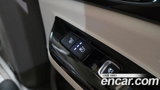 Kia Carnival 2021 — Şəkil 18/20