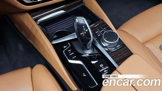 BMW 5 Series 2022 — ფოტო 9/20