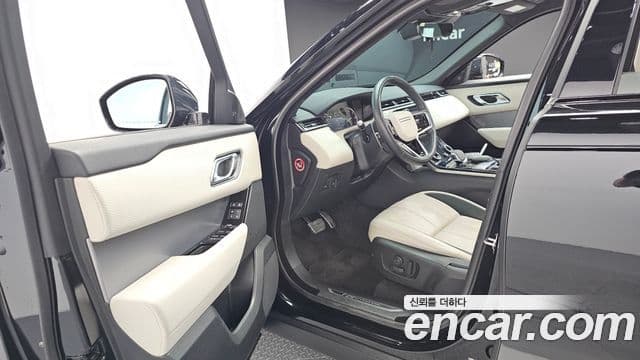 Land Rover Range Rover Velar 2023 — ფოტო 15/20