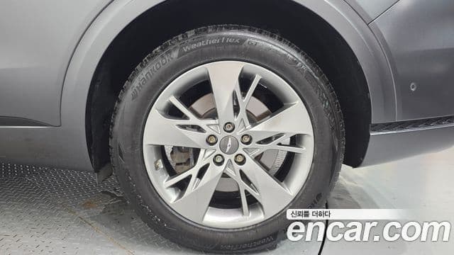 Genesis GV70 2022 — ფოტო 25/33