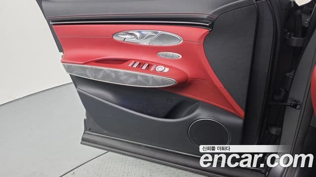 Genesis GV70 2022 — ფოტო 11/33