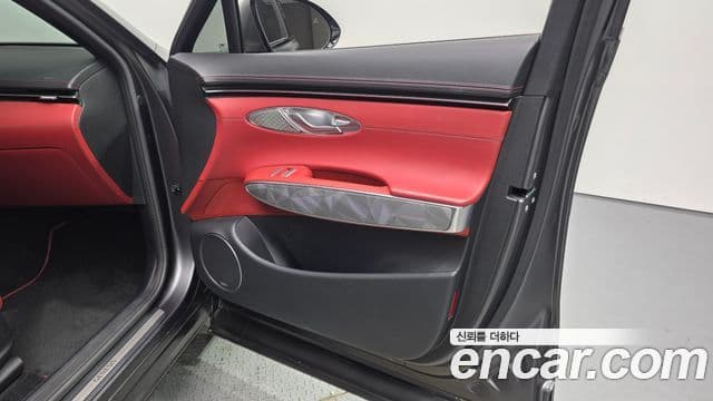 Genesis GV70 2022 — ფოტო 24/33