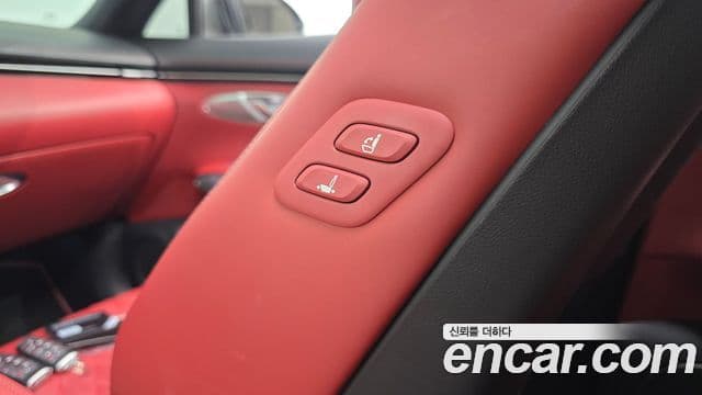 Genesis GV70 2022 — ფოტო 16/33