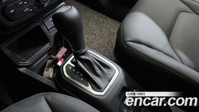 Jeep Renegade 2023 — ფოტო 9/20