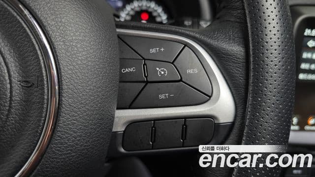 Jeep Renegade 2023 — ფოტო 15/20