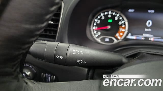 Jeep Renegade 2023 — ფოტო 19/20