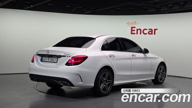 Mercedes-Benz C-Class 2019 — фото 1 из 20