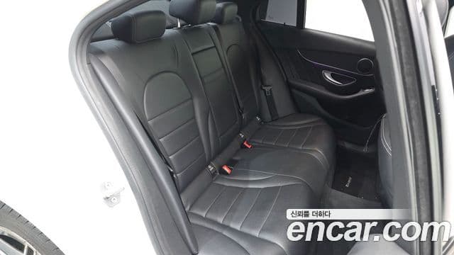 Mercedes-Benz C-Class 2019 — Şəkil 10/20
