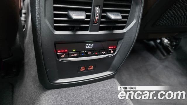 BMW 3 Series 2022 — Photo 28/33