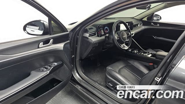 Kia K5 2023 — Şəkil 10/20