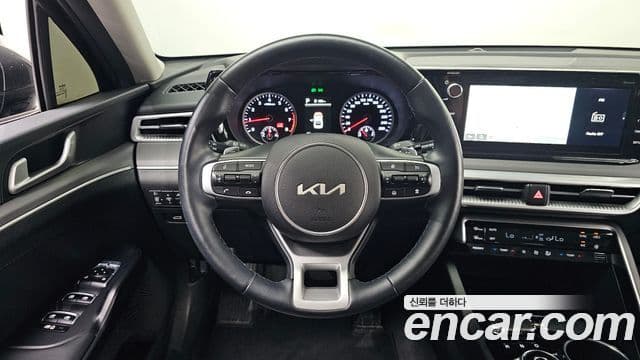 Kia K5 2023 — Şəkil 13/20