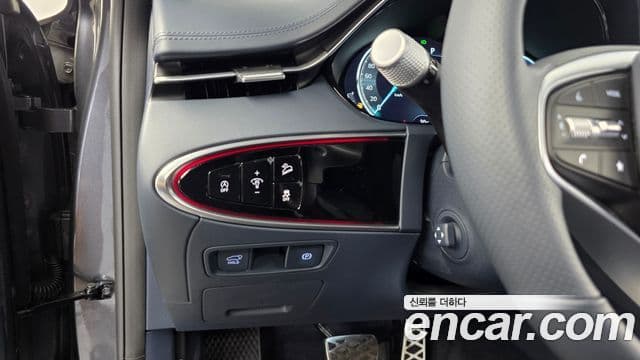 Genesis GV70 2022 — фото 16 из 20