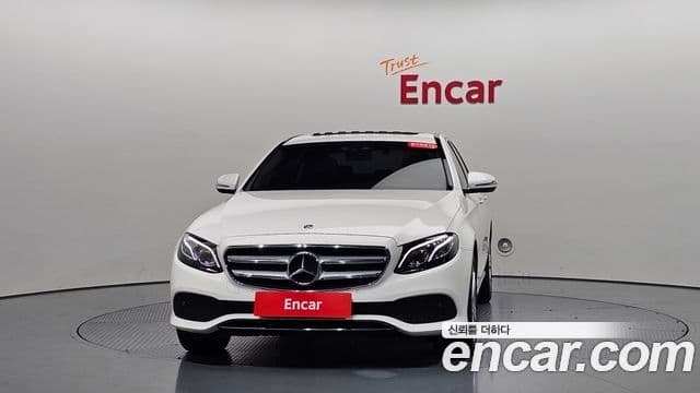 Mercedes-Benz E-Class 2018 — ფოტო 3/20