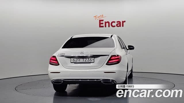 Mercedes-Benz E-Class 2018 — ფოტო 4/20
