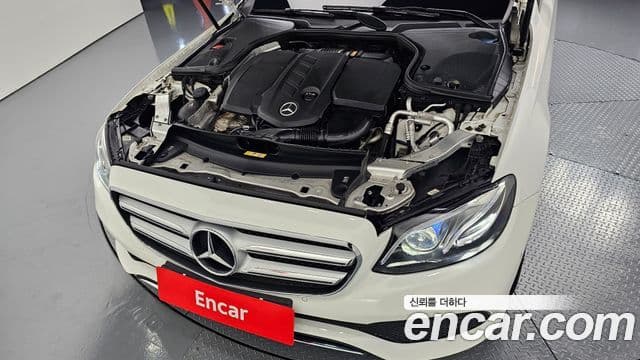 Mercedes-Benz E-Class 2018 — ფოტო 6/20