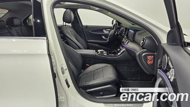 Mercedes-Benz E-Class 2018 — ფოტო 10/20