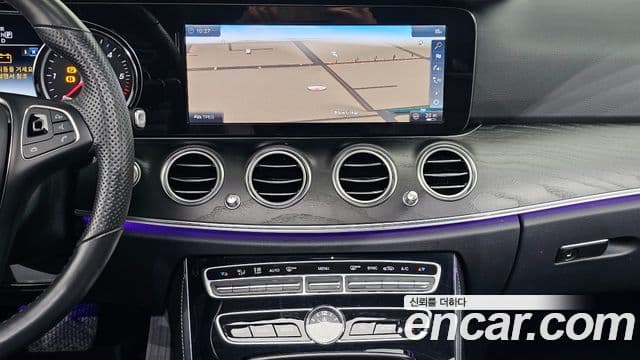 Mercedes-Benz E-Class 2018 — ფოტო 14/20