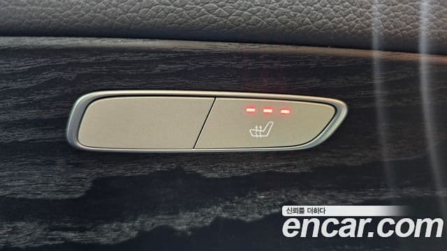 Mercedes-Benz E-Class 2018 — ფოტო 17/20