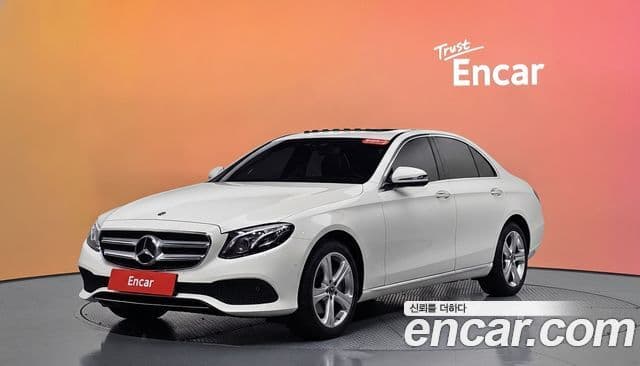 Mercedes-Benz E-Class 2018 — ფოტო 1/20