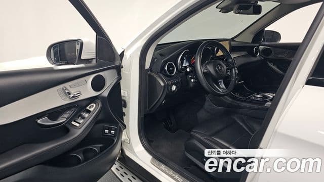 Mercedes-Benz GLC-Class 2018 — Şəkil 10/20
