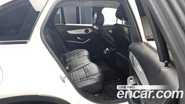 Mercedes-Benz GLC-Class 2018 — Şəkil 11/20