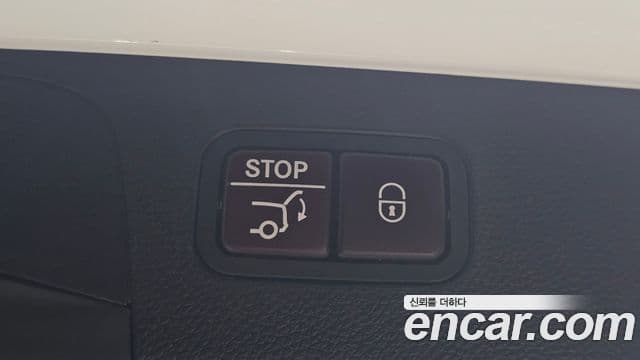 Mercedes-Benz GLC-Class 2018 — Şəkil 16/20