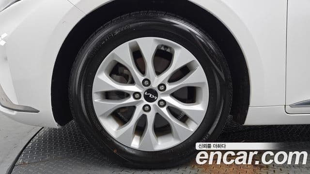Kia K8 2021 — ფოტო 5/20