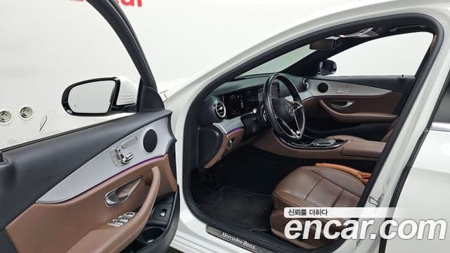 Mercedes-Benz E-Class 2020 — Şəkil 10/20