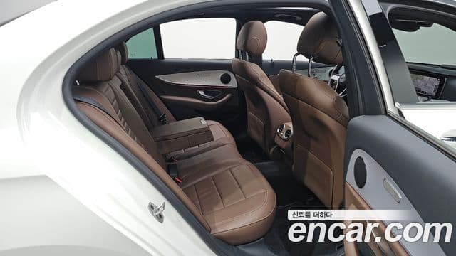 Mercedes-Benz E-Class 2020 — Şəkil 12/20