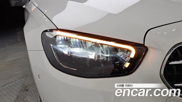 Mercedes-Benz E-Class 2020 — ფოტო 16/32