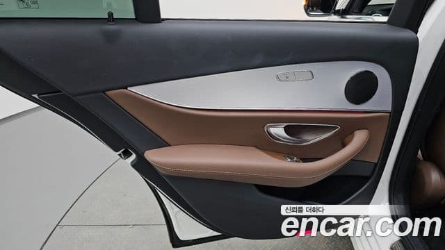 Mercedes-Benz E-Class 2020 — ფოტო 3/32